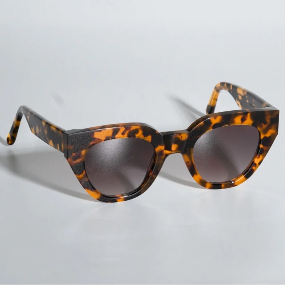 Monokel Eyewear Hilma Havana Brown Tortoise Shell Sunglasses